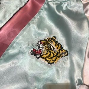 Tiger bomber!